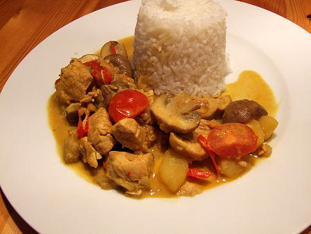 Currygulasch mit Kalb oder Huhn
