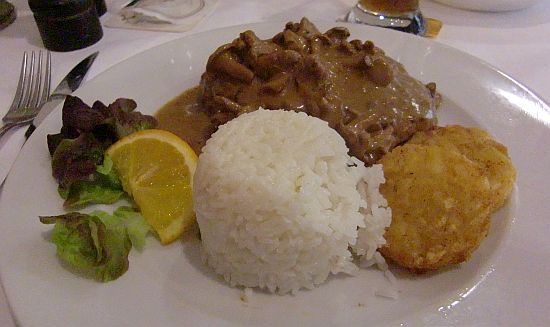 Pljeskavica  in der Gaststätte Am Reis in Kelkheim-Hornau