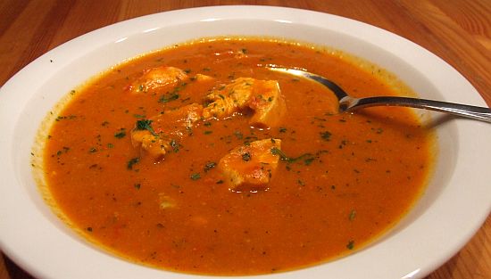 Kürbis-Paprika-Suppe mit Hühnchenbrust