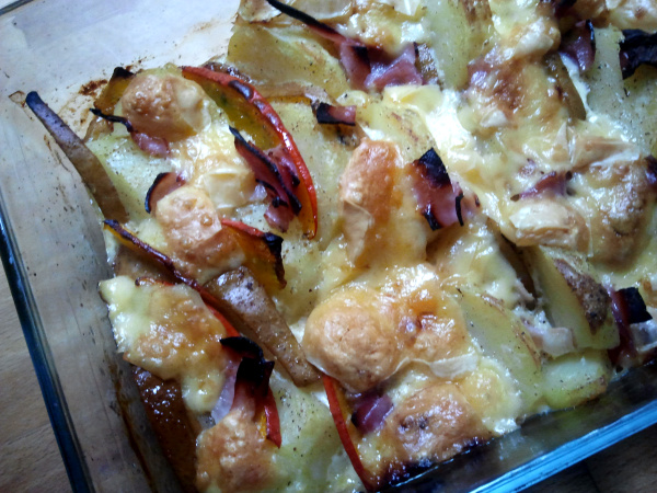 Birnen-Kürbis-Kartoffel-Auflauf mit Speck und Käse | Lotta - kochende ...