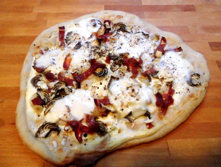 Pizza bianca mit Belper Knolle